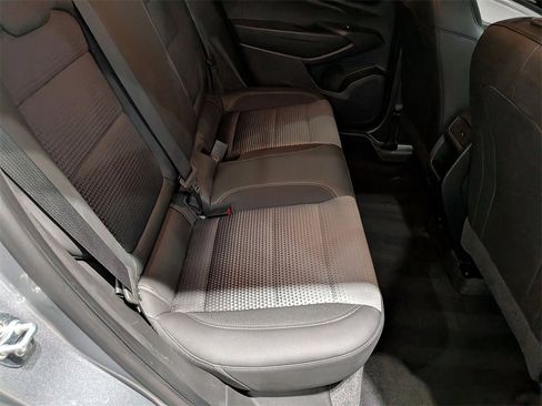 Used 2025 Chevrolet Trax LT w/ LT Convenience Package image 23