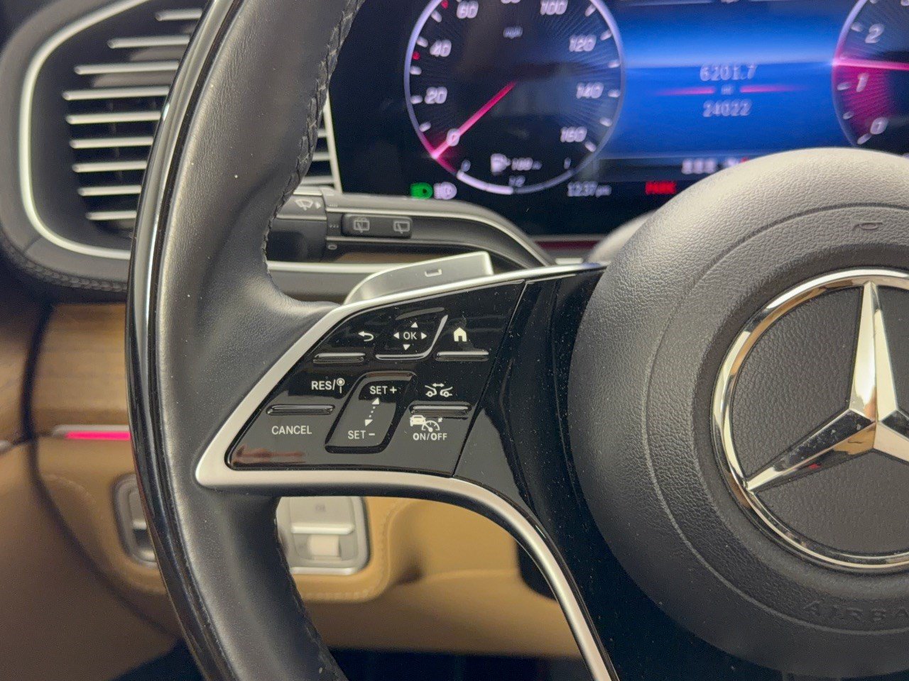 Used 2024 Mercedes-Benz GLE 350 4MATIC image 18