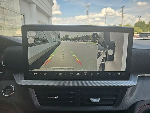 Used 2025 Ford Explorer ST-Line w/ ST-Line Street Pack image 18