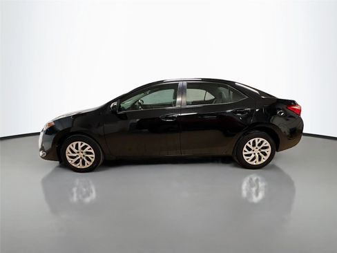 Used 2017 Toyota Corolla LE image 3