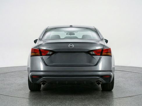 Used 2025 Nissan Altima 2.5 SV image 7