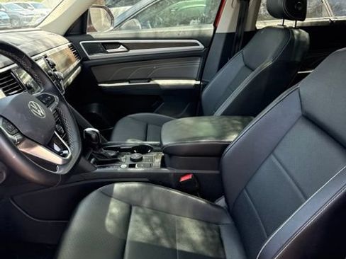 Used 2023 Volkswagen Atlas SE w/ Panoramic Sunroof Package AWD/4WD image 2
