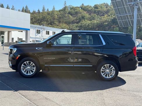 Certified 2023 GMC Yukon SLT image 8