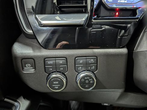 Used 2023 GMC Sierra 1500 SLT w/ SLT Premium Plus Package image 23