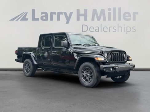 New 2025 Jeep Gladiator Sport image 8