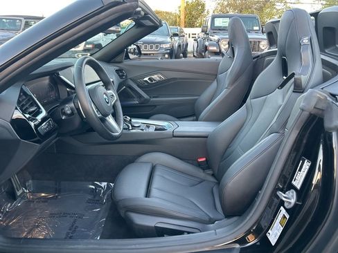 Used 2025 BMW Z4 sDrive30i image 9