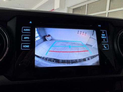 Used 2019 Toyota Tacoma TRD Off-Road image 20