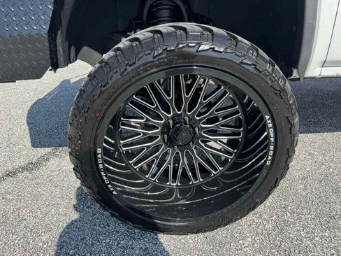 Used 2018 GMC Sierra 1500 SLT AWD/4WD image 31