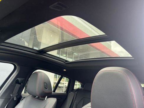 Used 2021 BMW X4 M40i image 17