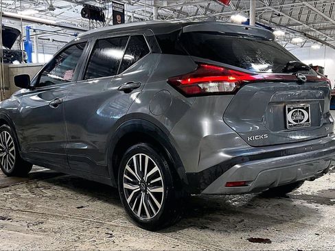 Used 2022 Nissan Kicks SV FWD image 5