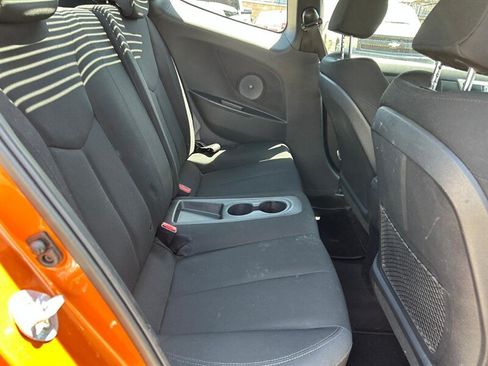 Used 2017 Hyundai Veloster FWD image 16