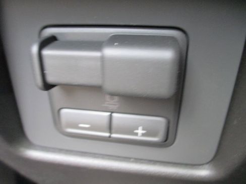 New 2026 GMC Canyon Elevation w/ Convenience Package image 14