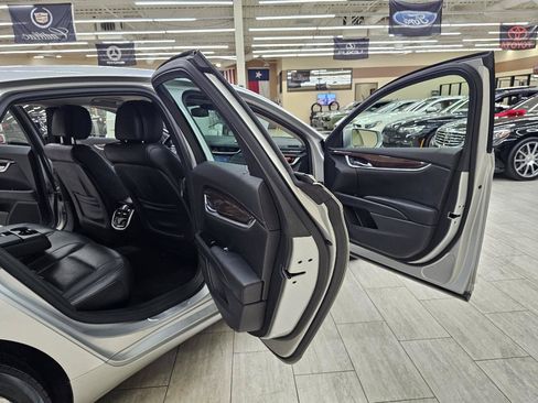Used 2013 Cadillac XTS Luxury FWD image 14