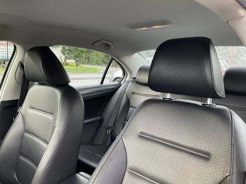 Used 2014 Volkswagen Jetta SE FWD image 18