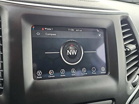 Used 2019 Jeep Cherokee Latitude Plus w/ Cold Weather Group image 25