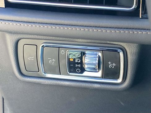 New 2025 Lincoln Aviator AWD w/ Equipment Group 101A image 29