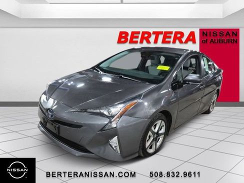 Used 2016 Toyota Prius Three Touring image 5