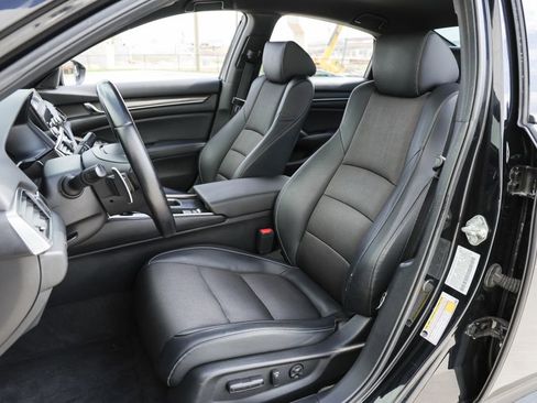 Used 2018 Honda Accord Sport image 13