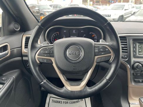 Used 2017 Jeep Grand Cherokee Laredo w/ Quick Order Package 23E AWD/4WD image 23