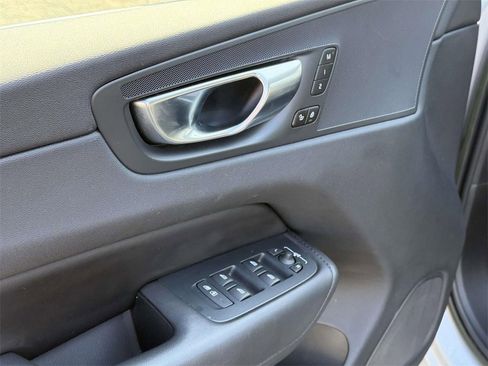 Used 2023 Volvo XC60 B5 Plus w/ Protection Package Premier image 18