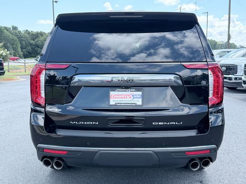 Used 2023 GMC Yukon XL Denali Ultimate AWD/4WD image 8