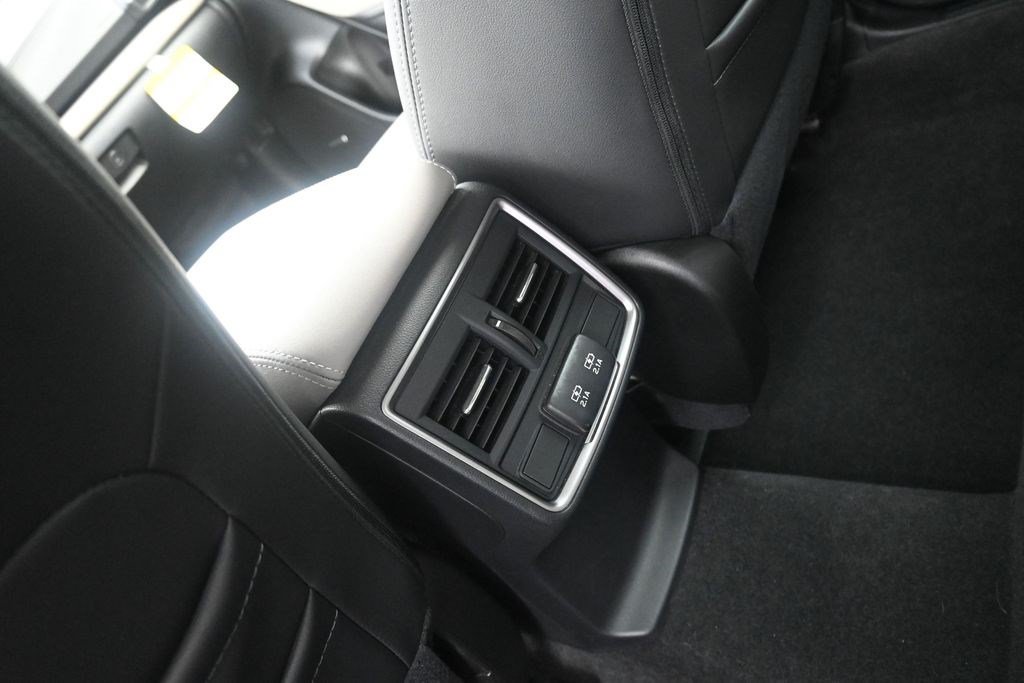Used 2024 Subaru Forester Limited AWD/4WD image 17