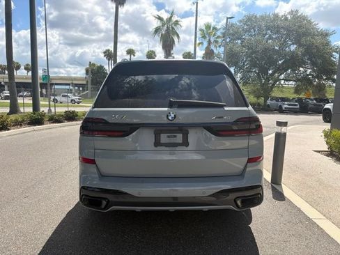 Used 2025 BMW X7 xDrive40i w/ M Sport Package AWD/4WD image 4
