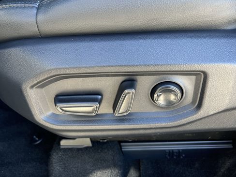 Used 2024 Toyota Tundra Limited image 32