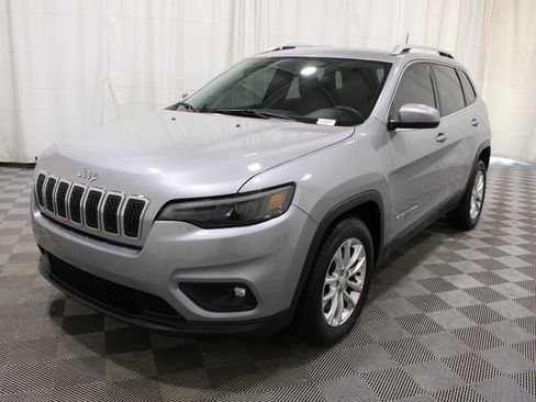 Used 2019 Jeep Cherokee Latitude w/ Popular Appearance Group FWD image 32