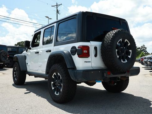 Used 2024 Jeep Wrangler Unlimited Rubicon 4xe AWD/4WD image 7