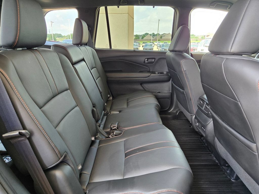 Used 2025 Honda Passport TrailSport image 24