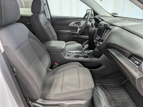 Used 2021 Chevrolet Traverse LT image 41
