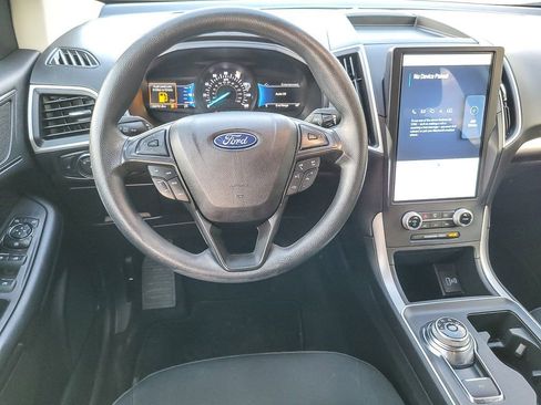 Used 2022 Ford Edge SE image 10