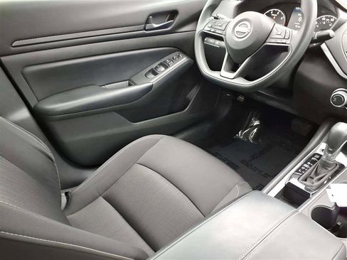 Used 2023 Nissan Altima 2.5 S image 9