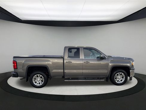 Used 2017 GMC Sierra 1500 SLE w/ SLE Value Package image 4