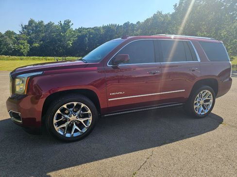 Used 2017 GMC Yukon Denali w/ Open Road Package AWD/4WD image 10