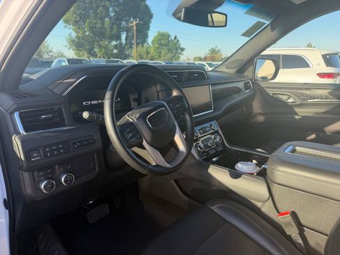 Used 2023 GMC Yukon Denali image 10