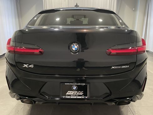 Used 2024 BMW X4 xDrive30i w/ M Sport Package AWD/4WD image 5