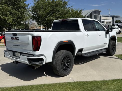 Used 2023 GMC Sierra 2500 AT4 w/ AT4 Preferred Package AWD/4WD image 5