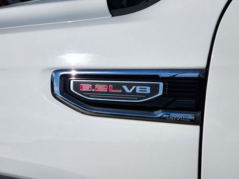 Used 2022 GMC Sierra 1500 SLT w/ SLT Premium Plus Package AWD/4WD image 26