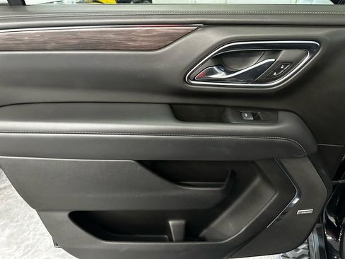 Used 2023 Chevrolet Suburban Z71 w/ Luxury Package AWD/4WD image 13