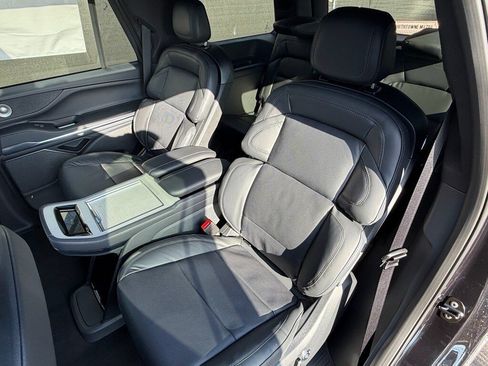 New 2025 Lincoln Navigator Reserve w/ Jet Appearance Package image 26