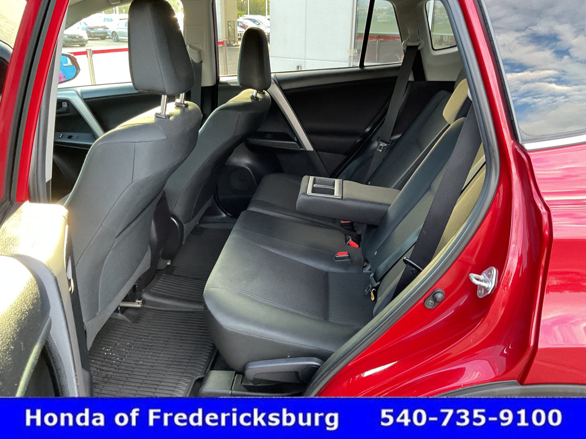 Used 2017 Toyota RAV4 LE AWD/4WD image 25