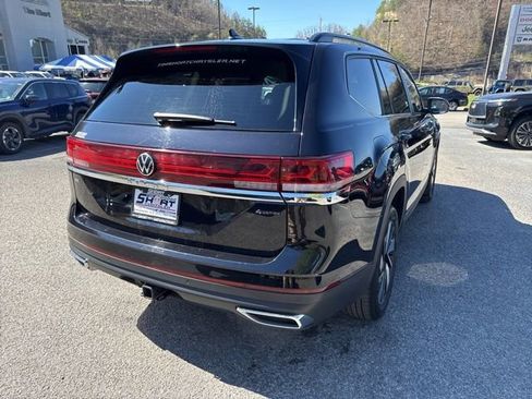 Used 2026 Volkswagen Atlas SE image 3