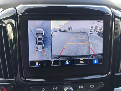 Used 2023 Chevrolet Traverse RS image 36