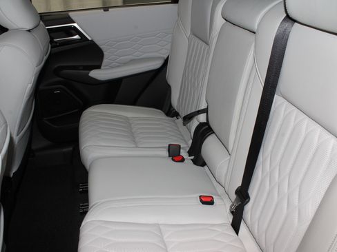 New 2025 Mitsubishi Outlander SEL image 14