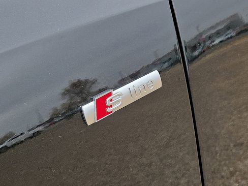 Used 2022 Audi Q3 2.0T Premium image 12