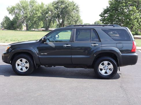 Used 2006 Toyota 4Runner SR5 AWD/4WD image 9