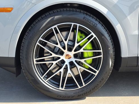 New 2026 Porsche Cayenne S image 29