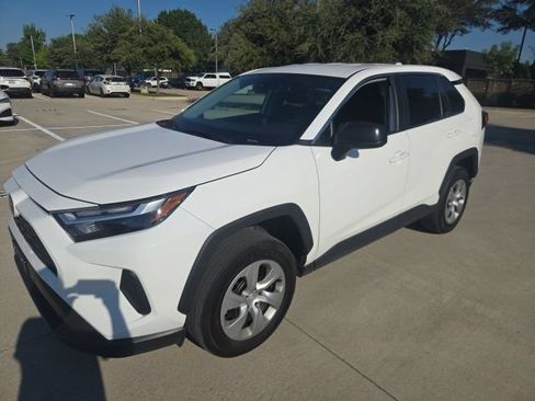 Used 2025 Toyota RAV4 LE AWD/4WD image 6